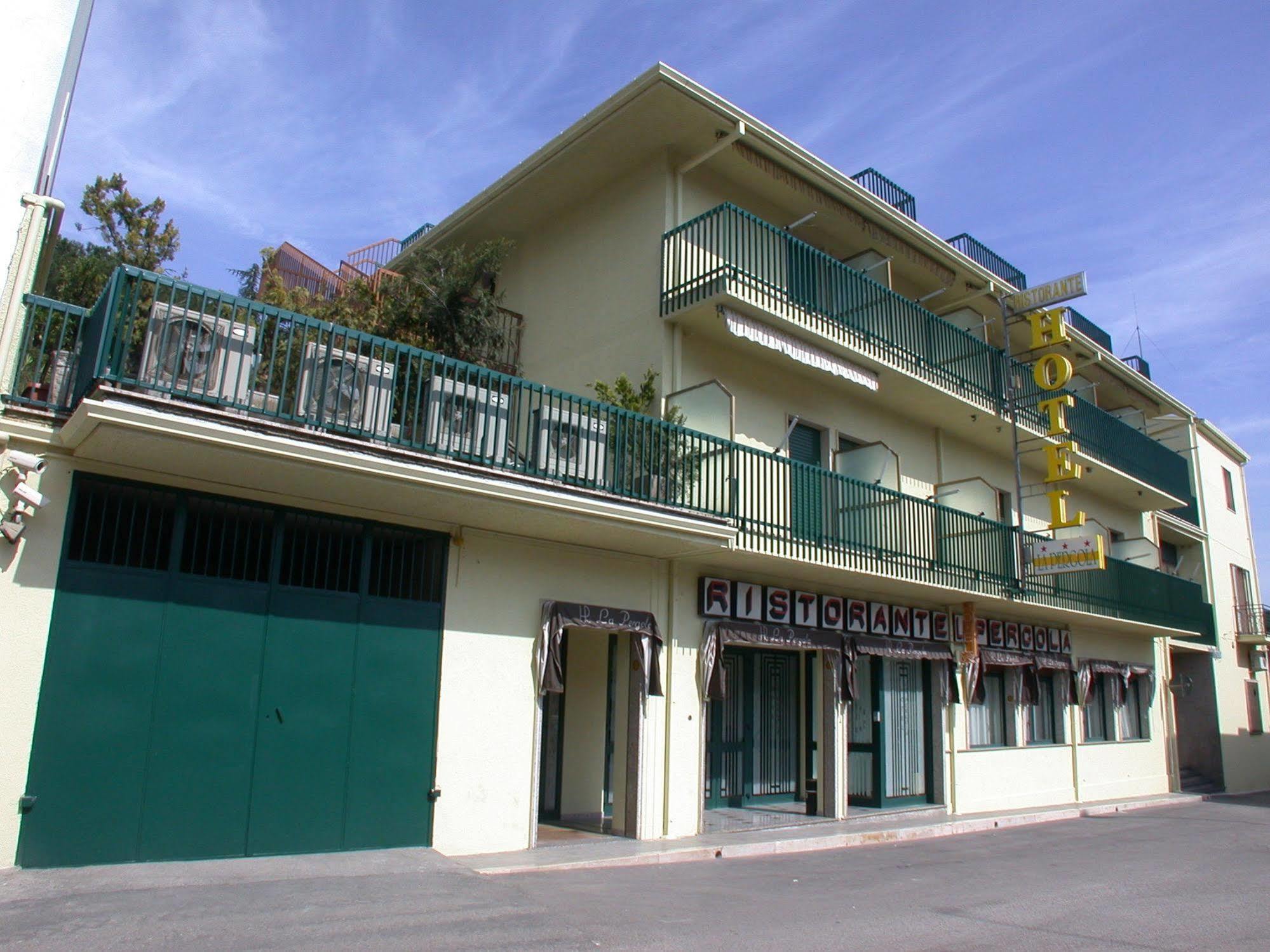 Hotel La Pergola Rionero in Vulture Exterior photo