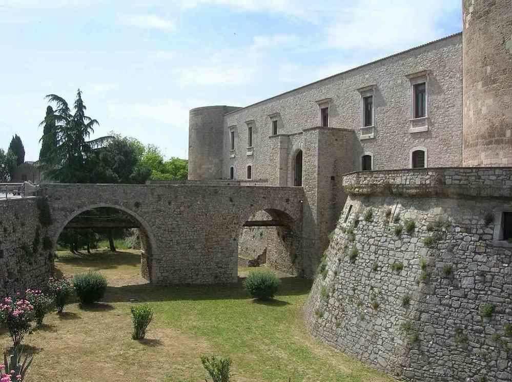 Hotel La Pergola Rionero in Vulture Exterior photo